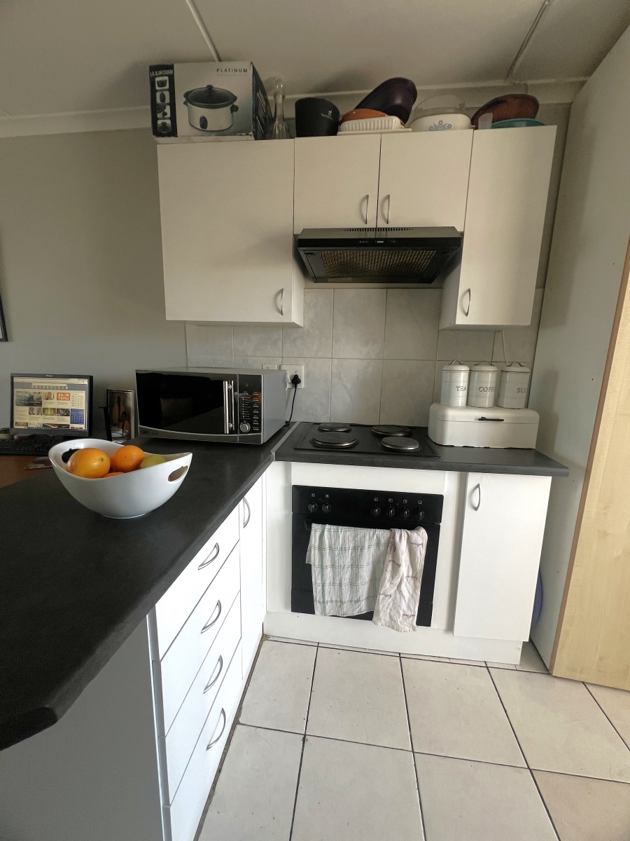2 Bedroom Property for Sale in Guldenland Western Cape